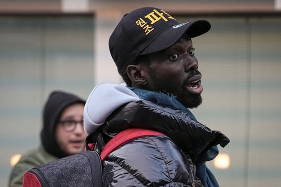 比埃菲尔铁塔更有名的"Paco"诞生了。重新整顿后的《欢迎光临》第一位嘉宾 [公式]