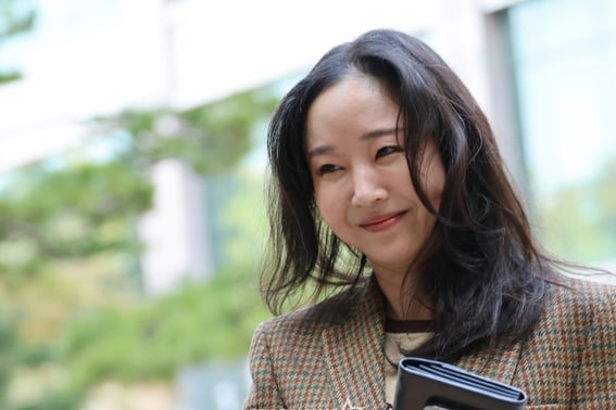 「K‑POPレーベルの文法から脱却」ミンヒジン OKレコーズ、正式に設立 [公式]