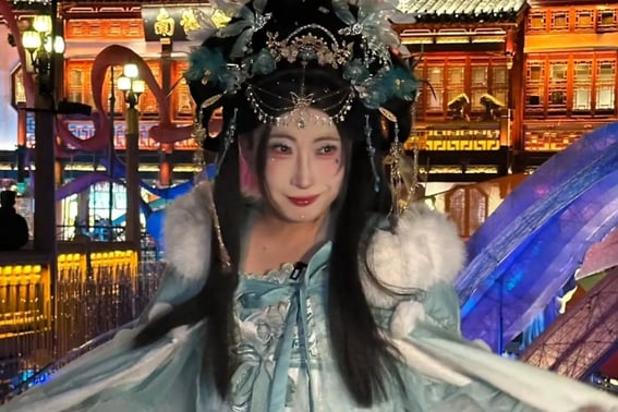 Пак Мён Су, 57 лет, шокирующая женщина в Китае."Страна национального достояния. [человек.]