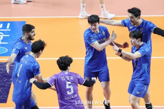 '44得点爆発' ウリカードの三角攻撃がすごい！ 1位の現代キャピタルにシャットアウト勝利→春のバレーボール競争は終わっていない [チャンチュン現場レビュー]