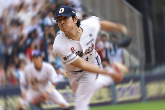 ハンファのムンドンジュが負傷で離脱→「韓国のために後悔なく投げる」" もう一人の国産エースの肩がさらに重くなった