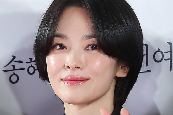 Сон Хе Гё, надев шляпу, нашла концерт Давичи."Ты будешь занят, я впечатлен"