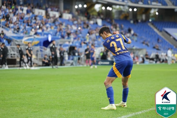 Lee Chung Yong - người từng đứng giữa tâm điểm tranh cãi nổi loạn - đã vượt qua nguy cơ nghỉ hưu và gia hạn nghĩa vụ quân sự tại Incheon