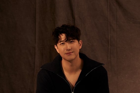 Divorce, retirement..Hwang Jae-gyun's "New Start" celebration exploded [Official]