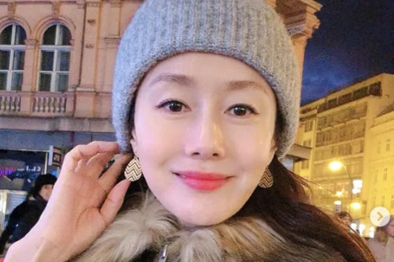 '饮酒水的3号'标签...金智秀说:"感觉要死的瞬间，现在回想起来真的没什么大不了的。" [专门]