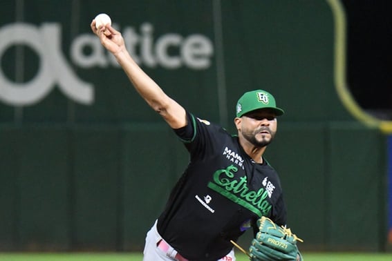 Rogers 41 tuổi, xuất thân từ Hanwha và Kirum, hóa ra cô là người có mức lương cao nhất giải Dominican League.→ Mức lương hàng tháng là 60 triệu won 'Daebak!'