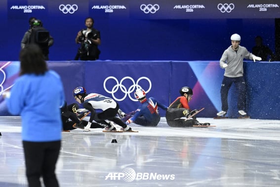 "I even spilled blood."" 中 Anger at Short Track Crash, Terrorized Bad Comments on SNS of 'Disqualified Athletes' [Milan Olympics]