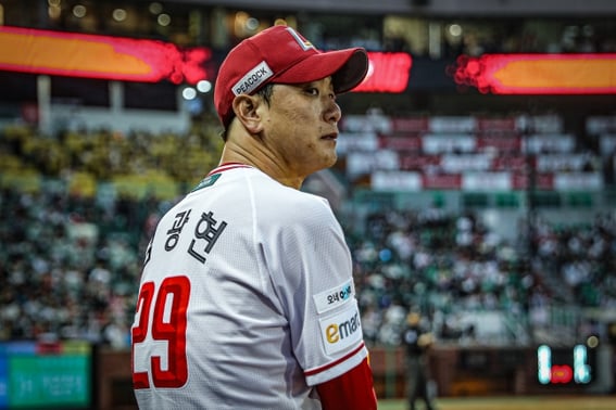 Kim Kwang Hyun bị chấn thương vai vì chấn thương vai"Mình đã rất lo lắng, nhưng cuối cùng trên đường về nước... Đau vai → Dự định kiểm tra tình trạng cơ thể