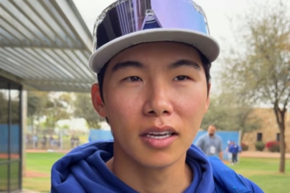 "大发"金惠成在与日本山本队的比赛中击出了本垒打！ → 日本媒体也大书特书:"在'韩日战前哨战'中遭遇了意外的训练营首记本垒打""