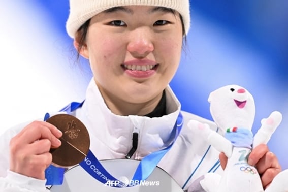 '銅メダル' ユ・スンウン、12位でも笑った！ まさに韓国スノーボードの「ルネサンス」··· 金銀銅の最高 '有終の美' [ミラノオリンピック]