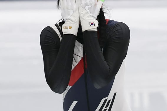 'Nước mắt tuôn rơi' Shim Suk Hee, bây giờ khi cười... Cuộc đua tiếp sức thứ 3 'Cuộc đua lòng đoàn kết' giúp đỡ Choi Min Jung vượt qua 'Tranh cãi dưới mưa' [Hiện trường Milan]