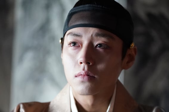 『弱き英雄』に続き..パク・ジフン、『王サナム』の単独放送で人生キャラを再び演じた