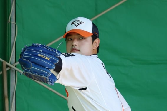 "Đội tuyển quốc gia cũng được đó."" Dù ném được 60% nhưng vẫn tự động cảm thán! Moon Dong Joo xác nhận tại sao 2 tuần sau không thể đến WBC?