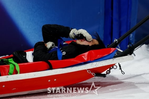 Thế giới kinh ngạc Tai nạn khủng khiếp → Vỡ dây chằng chữ thập → Lee Seung Hoon từ bỏ trận chung kết dù khó chấp nhận nhưng sẽ mạnh mẽ vượt qua." [Thế vận hội Milan]