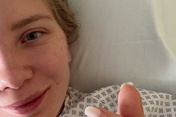 Главный герой "Ужасная травма лица на день", первая после аварии "Я в порядке"→Спасибо за поддержку" [Олимпиада в Милане.]