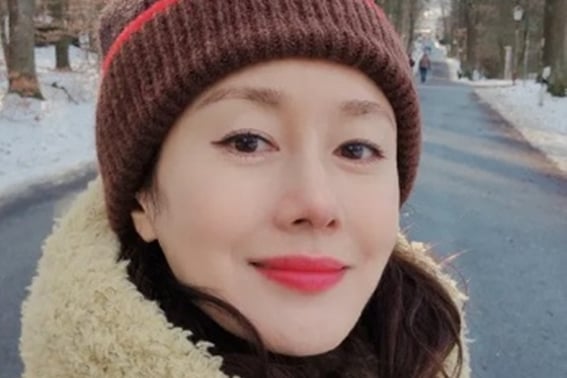 Kim Ji-soo left Korea and announced a new departure from Prague, saying, "It's not just a trip."