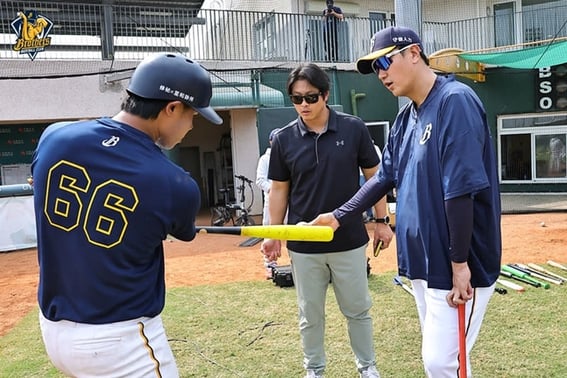 'Bắt đầu làm lãnh đạo Đài Loan' Lee Dae Ho được đánh giá tích cực... Chỉ huy trưởng: "Tôi đã mời anh ấy đến đây vì tôi đã nói thẳng với các cựu chiến binh Nhật Bản."→Học cách thông minh bóng chày"