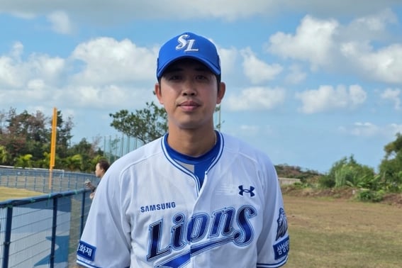 "Mình cũng thuộc dạng rất hưng phấn nhưng mà..." Hơn cả tưởng tượng về khả năng hòa đồng với sư tử con, tôi rất biết ơn học sinh chuyển đến KIA. [Hiện trường Okinawa]