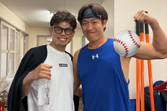 Бывший тренер Samsung QC на лбу 'Ури Босо' побежал с пулей, потому что хотел встретиться с ним на неожиданном визите команды!"