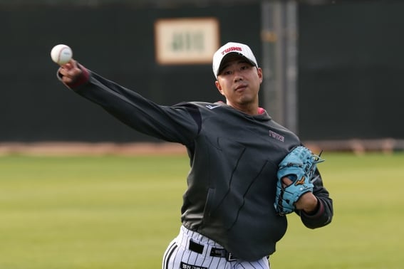 «Я сделаю так, как сказал режиссер Ём Кён Ёп." 157 км боковой руки "наконец-то" захотели задержаться... Главный тренер LG, король "ERA 20.25" даже спасет жизнь.