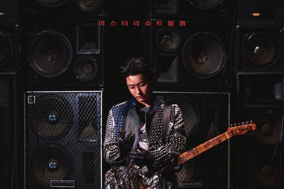 Woods' pre-sale reservation for the first movie of Woods exceeded 10,000.."Looking forward to it."