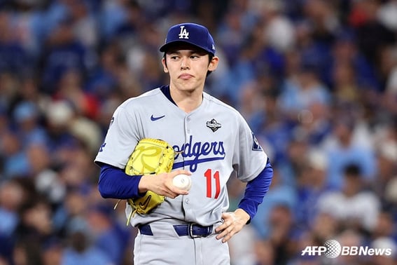 "Слишком много прямых попаданий" Это монстр 164 км... Доджерс 'Почему Робертс' оставил горький комментарий Сасаки