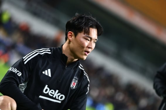 "Заменяется и хромает" Ох Хён Гю, 4 матча подряд забитый гол "один выстрел" крепко завязан... Рейтинг 6.7 "После выхода в Туркестан"