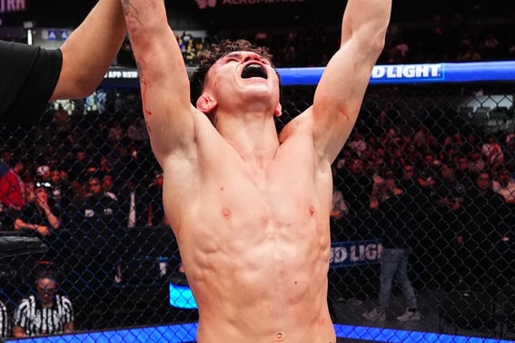 → Полная победа над японскими бойцами → Даже столкновение с перспективными игроками в Корее является унизительным поражением "Я сам победил легенду, которую видел в детстве..."