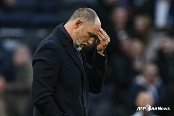 Временно исполняющий обязанности главного тренера "Тоттенхэма" Трагически оплакивает "Мы Нет даже "мозгов" в атаке, штабе, обороне!".... «Кризис на подъеме» вздохнул в полной неразберихе