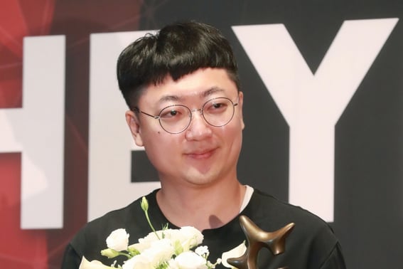 《忠州人》辞职后..金善泰开设个人YouTube，"宣传世界上的一切"