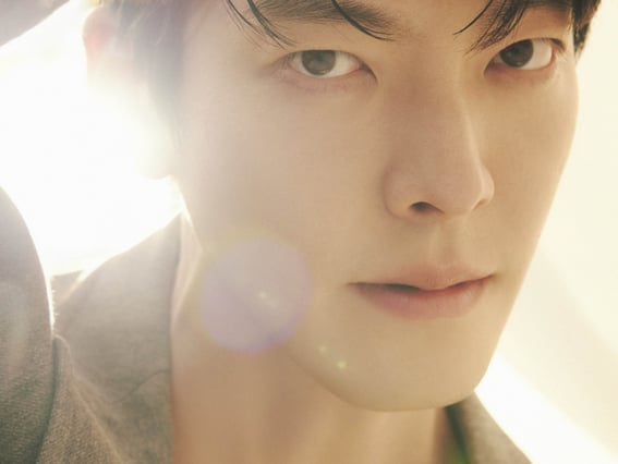 김우빈 '눈부신 비주얼'
