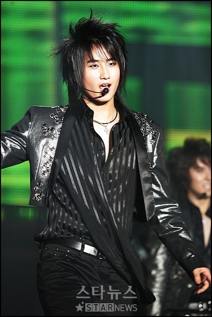 지난 7월22일 열린 SS501 콘서트에서 열창하는 허영생. <홍기원 인턴기자>