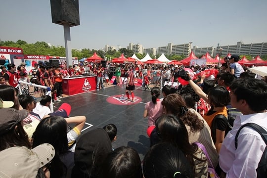 FC서울이 5월 가정의 달을 맞아 'SEOUL aMAYzing FESTIVAL' 이벤트를 준비했다. /사진=FC서울 제공