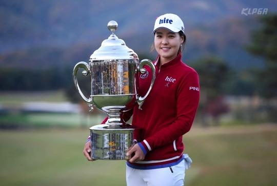 여자프로골프 부문 수상자에 선정된 전인지. /사진=KLPGA 제공