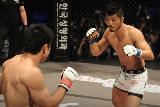 권아솔(오른쪽). /사진=로드FC