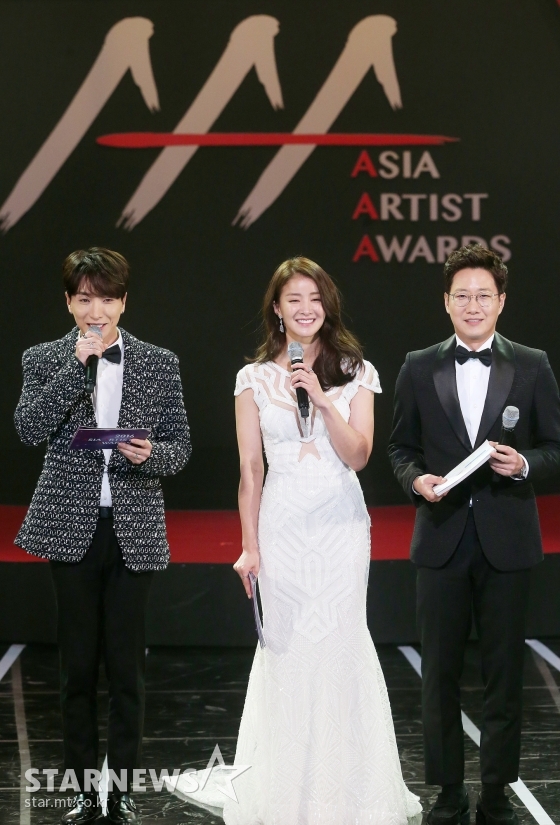2016 AAA 당시 이특의 모습