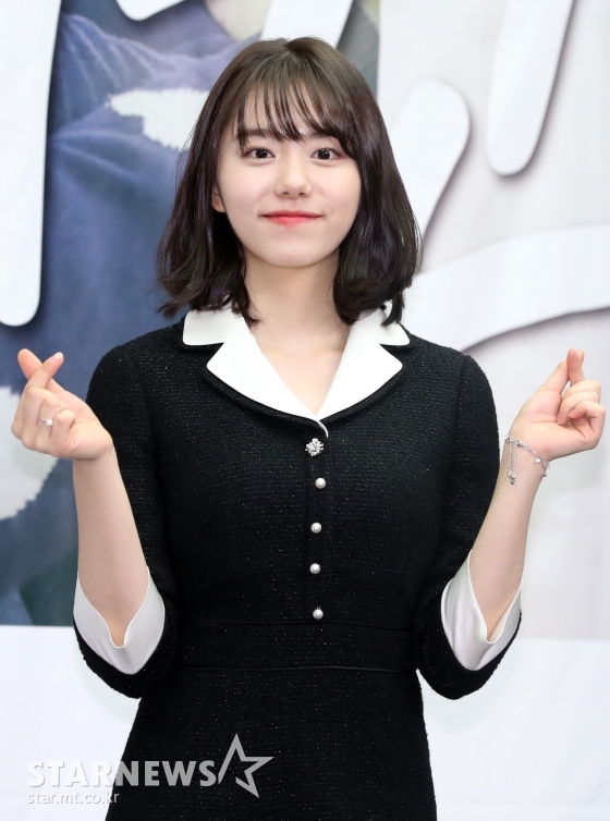 가수 김소혜가 2일 오후 마포구 스탠포드호텔 서울에서 열린 MBN 드라마 '최고의 치킨' 제작발표회에서 포즈를 취하고 있다. / 사진=이기범 기자 leekb@