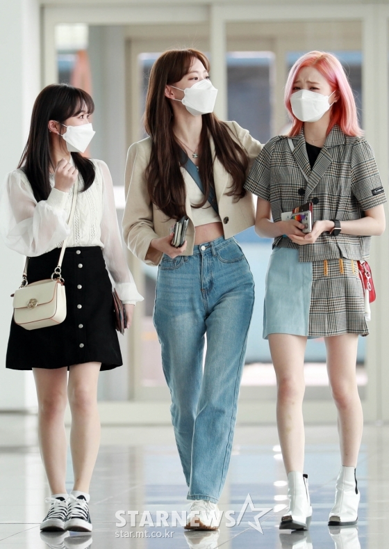 아이즈원 나코, 사쿠라, 히토미(왼쪽부터) 인천국제공항=임성균 기자
