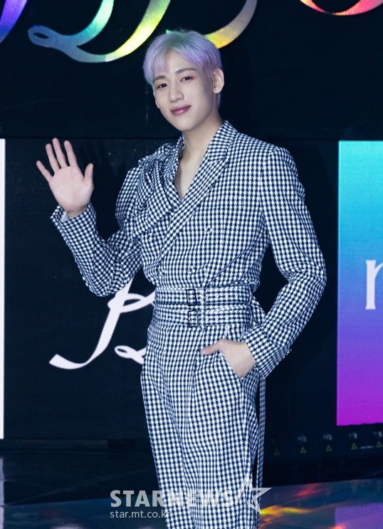 그룹 갓세븐(GOT7) 뱀뱀이 15일 오후 온라인 생중계로 진행된 첫 번째 솔로 미니앨범 '리본'(riBBon) 발매 쇼케이스에 앞서 포즈를 취하고있다. /사진제공=어비스컴퍼니 2021.06.15 /사진=이동훈 기자 photoguy@