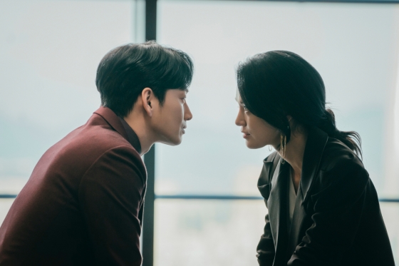 이나정 감독이 tvN 토일드라마 '마인' 종영을 기념해 서면 인터뷰를 진행했다./사진제공=tvN '마인'