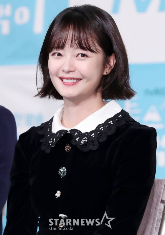 배우 전소민이 14일 오후 서울 영등포구 타임스퀘어 아모리스에서 진행된 tvN 드라마 '톱스타 유백이' 제작발표회에 참석해 질의응답을 하고 있다. /사진=김휘선 기자 hwijpg@