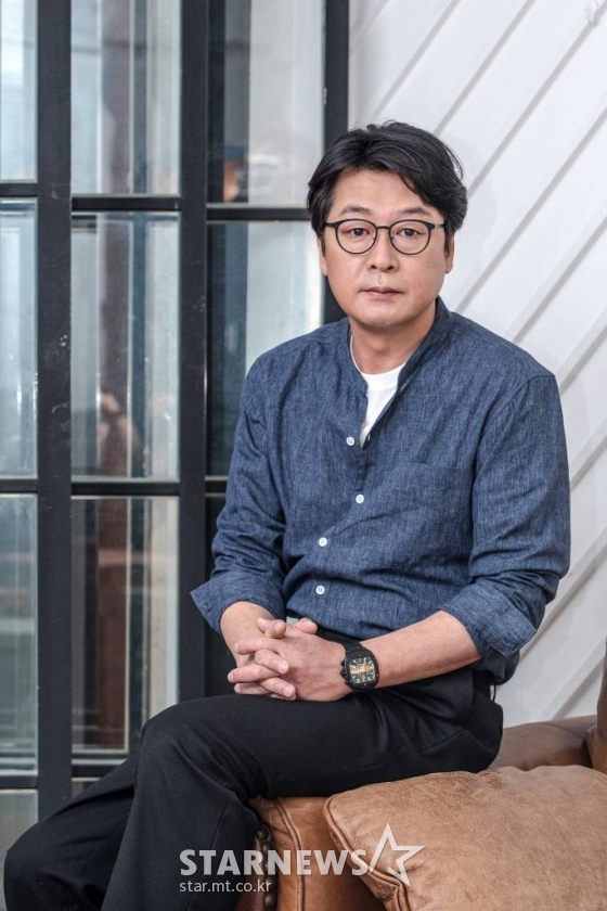 영화 '모가디슈'(감독 류승완)의 주연배우 김윤석이 26일 온라인으로 진행된 라운드 인터뷰를 위해 포즈를 취하고 있다. /사진제공=롯데엔터테인먼트 2021.07.26 /사진=이동훈 기자 photoguy@