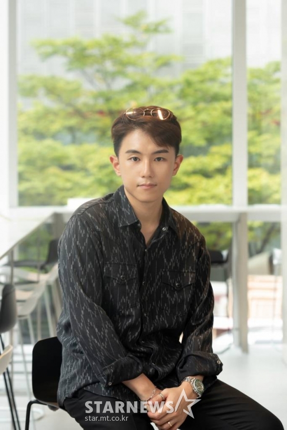 엠넷 음악프로그램 '걸스플래닛999 : 소녀대전'의 심사위원인 보컬 전문가 임한별이 본지와의 인터뷰를 위해 포즈를 취하고 있다. /사진제공=CJENM 2021.10.08 /사진=이동훈 기자 photoguy@