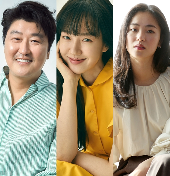 송강호와 임수정, 전여빈이 김지운 감독의 '거미집'으로 호흡을 맞춘다.