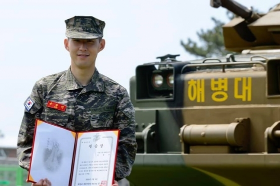 지난 2020년 5월 해병대 기초군사훈련을 마친 손흥민. /사진=대한민국 해병대 제공
