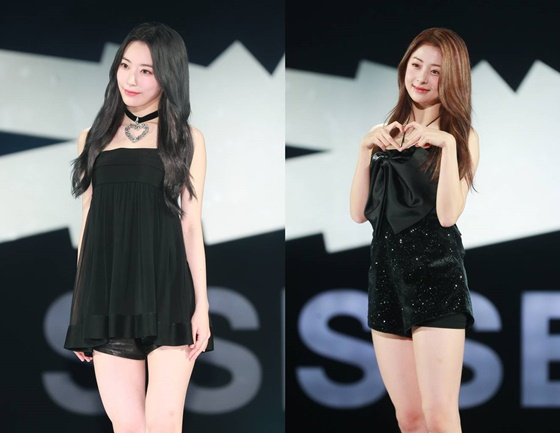 걸그룹 르세라핌(LE SSERAFIM)이 2일 오후 서울 장충체육관에서 진행된 첫 번째 미니앨범 'FEARLESS' 발매기념 쇼케이스에서 포즈를 취하고 있다. 이번 앨범에는 타이틀 곡 'FEARLESS'를 비롯해 'The World Is My Oyster', 'Blue Flame', 'The Great Mermaid', 'Sour Grapes' 등 5곡이 수록됐다. /2022.05.02 /사진=이동훈 기자 photoguy@