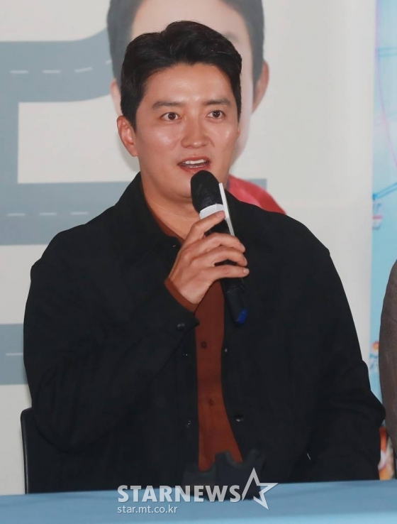 배우 인교진이 15일 오후 서울 CGV용산아이파크몰에서 진행된 영화 '컴백홈'(감독 이연우) 언론시사회에 참석해 질문에 답하고 있다. 모든 것을 잃고 15년 만에 고향으로 내려오게 된 무명 개그맨 기세(송새벽 분)가 거대 조직의 보스가 되면서 벌어지는 이야기 '컴백홈'은 10월 5일 개봉예정이다. /2022.09.15 /사진=이동훈 기자 photoguy@