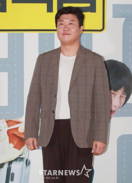 배우 황재열이 15일 오후 서울 CGV용산아이파크몰에서 진행된 영화 '컴백홈'(감독 이연우) 언론시사회에 참석해 포즈를 취하고 있다. 모든 것을 잃고 15년 만에 고향으로 내려오게 된 무명 개그맨 기세(송새벽 분)가 거대 조직의 보스가 되면서 벌어지는 이야기 '컴백홈'은 10월 5일 개봉예정이다. /2022.09.15 /사진=이동훈 기자 photoguy@