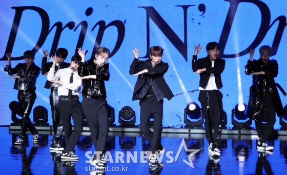 그룹 미래소년이 28일 오후 서울 강남구 청담동 일지아트홀에서 열린 네 번째 미니앨범 'Ourturn' 발매 기념 쇼케이스에 참석해 멋진 무대를 선보이고 있다. 미래소년의 새 앨범 'Ourturn'에는 타이틀곡 'Drop N' Drop'을 시작으로 'Welcome To The Future', 'Daydreamin'', 'What Are You Doing?', 'Falling Stars'까지 총 다섯 곡이 수록됐다. 2022.09.28 /사진=김창현 기자 chmt@