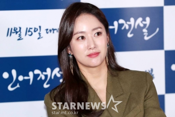배우 전혜빈이 8일 오후 서울 중구 동대문 메가박스에서 진행된 영화 '인어전설(감독 오멸)' 언론시사회 및 기자간담회에 참석해 질의응답을 하고 있다. /사진=김휘선 기자 tndejrrh123@